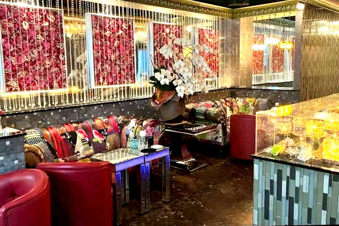 SHOW BAR フィオーレ 音楽ラウンジのピアノ演奏者〔週1日～OK／ブランクOK〕